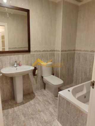 Piso en venta en Linares