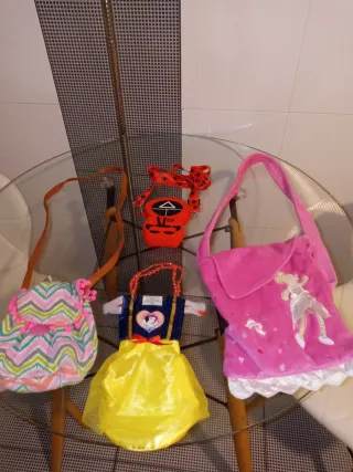 Lote de 4 bolsos infantiles