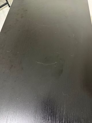 Escritorio esquinero con enchufe y USB