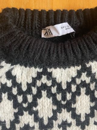 Jersey de mujer. Zara. Talla S. Negro y Blanco
