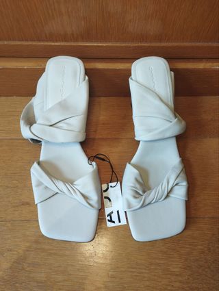 Sandalias de piel tacón