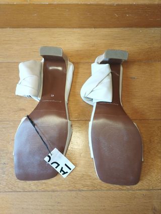 Sandalias de piel tacón