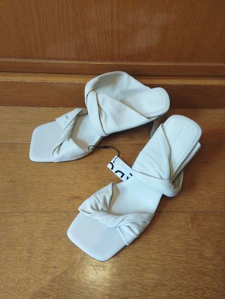 Sandalias de piel tacón