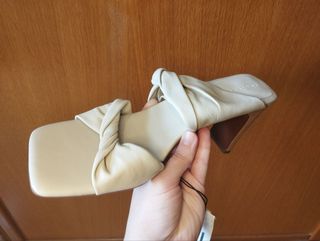 Sandalias de piel tacón