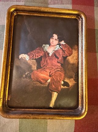 Cuadro niño con traje rojo