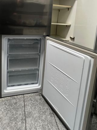 Frigorífico Combi Whirlpool Inox
