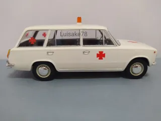 Maqueta SEAT 124 Ambulancia Escala 1:18