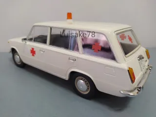 Maqueta SEAT 124 Ambulancia Escala 1:18