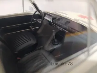 Maqueta SEAT 124 Ambulancia Escala 1:18