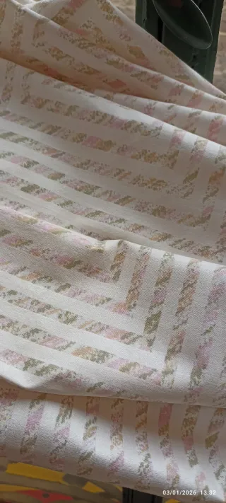 Cabecero tapizado cama 90 cm + 2 cortinas a juego.