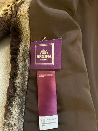 Abrigo de piel con capucha