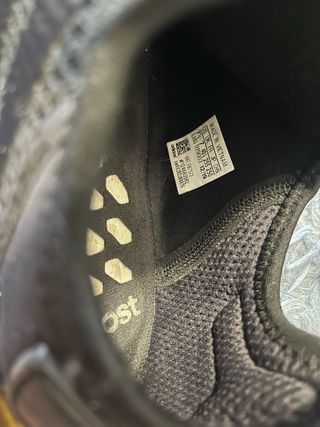 Zapatillas Adidas Negras y Doradas