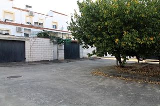 Casa adosada en venta en Olivenza