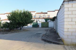 Casa adosada en venta en Olivenza