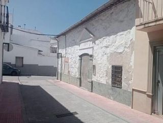 Casa adosada en venta en Mengíbar