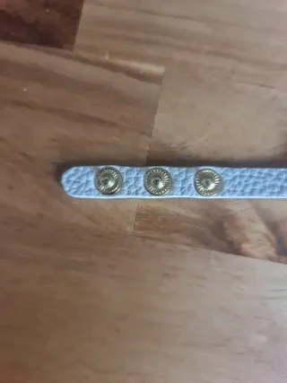 Pulsera CH Carolina Herrera Blanca y Dorada