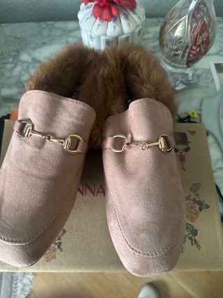 Zapatos Mocasines Rosas con Borrego