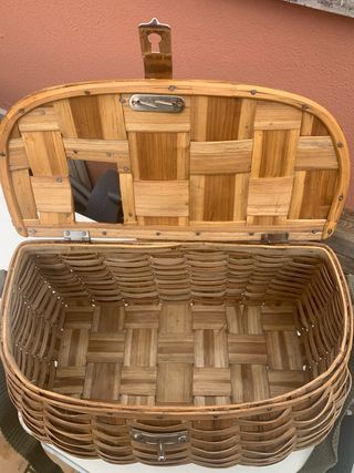 Cesta de pesca de mimbre