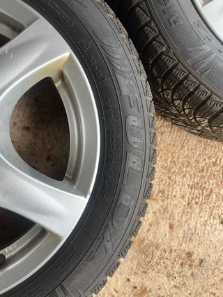 Llantas 15 con gomas Polo