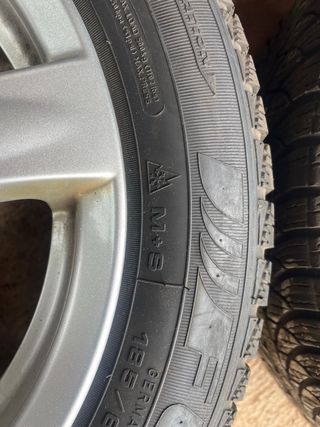 Llantas 15 con gomas Polo