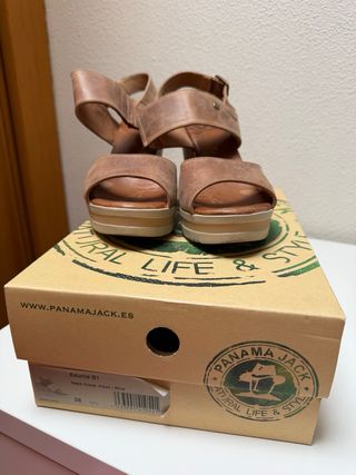 Sandalias cuña Panama Jack modelo Edurne