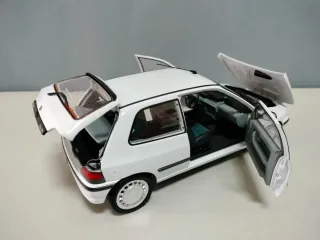 Maqueta Renault Clio 16V 1:18 NOREV