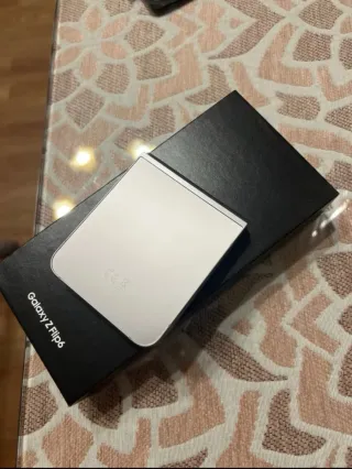 Samsung Galaxy Z Flip 6 (3 meses uso)