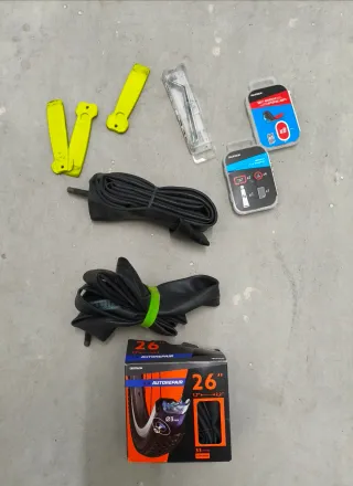 Bicicleta Rockrider 5.3 (26") con accesorios