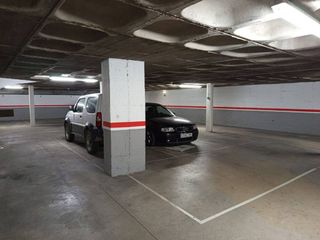 Garaje en venta en Santa Clara-Caputxins-Hospital en Vic