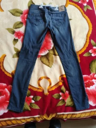Pantalón vaquero azul seminuevo