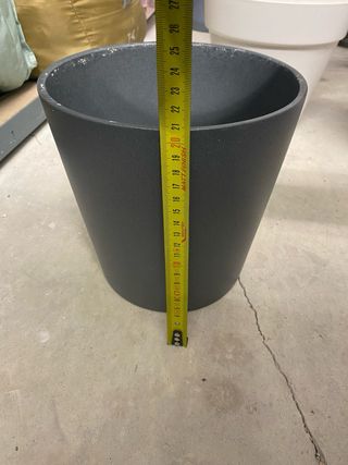 Maceta gris antracita redonda