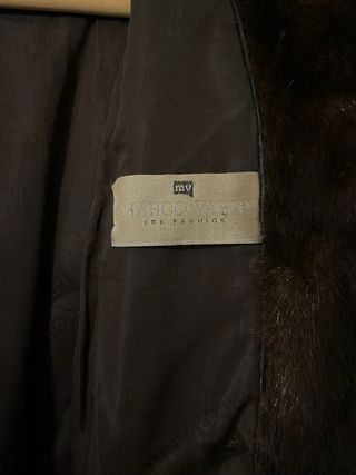 Abrigo de piel natural con capucha