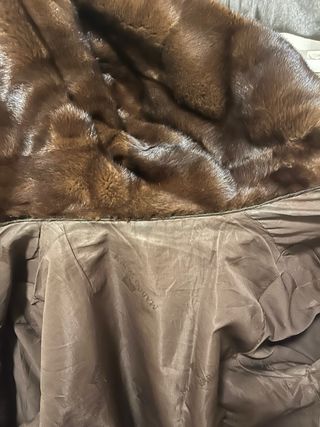 Abrigo de piel natural con capucha