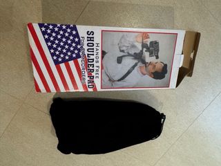 Stabilizzatore per spalla per fotocamere reflex