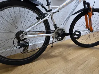 Bicicleta Megamo Blanca y Naranja