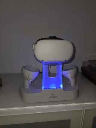 Oculus Quest 2 con base de carga