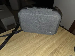 Oculus Quest 2 con base de carga