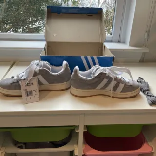 Adidas Campus 00s Gris/Blanco Talla 41