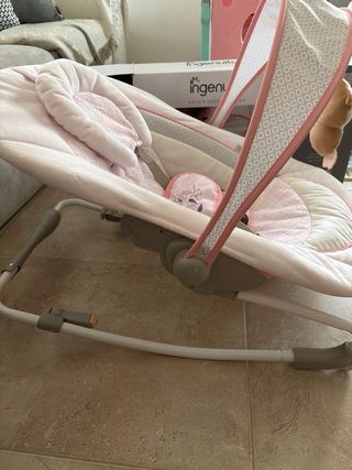 Hamaca Ingenuity para bebé rosa