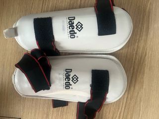 Espinilleras Taekwondo Daedo