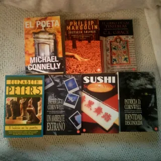 Lote de 7 novelas de crímen y misterio