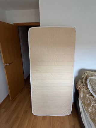 Colchones de 90x190 y 135x190.