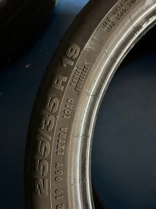 Neumáticos Continental 255/35/19