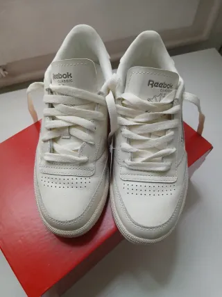Zapatillas Reebok Clásicas Blancas Talla 37.5