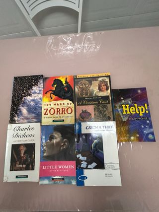 Lote de libros juveniles en ingles.