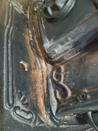 Estufa o chimenea de salón negra