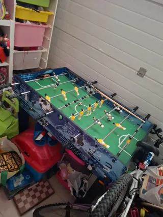 Futbolín con juegos incorporados