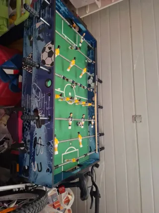 Futbolín con juegos incorporados