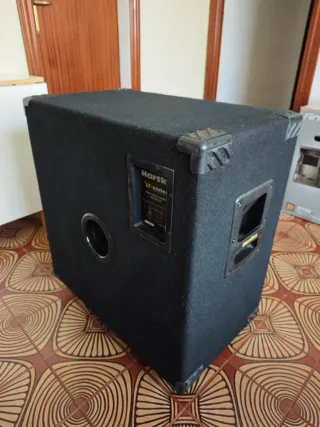 Pantalla bajo Hartke VX410 4x10” 400W8Ω con ruedas