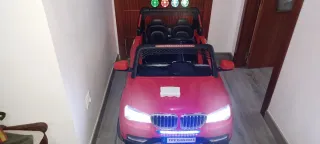 Coche eléctrico infantil rojo